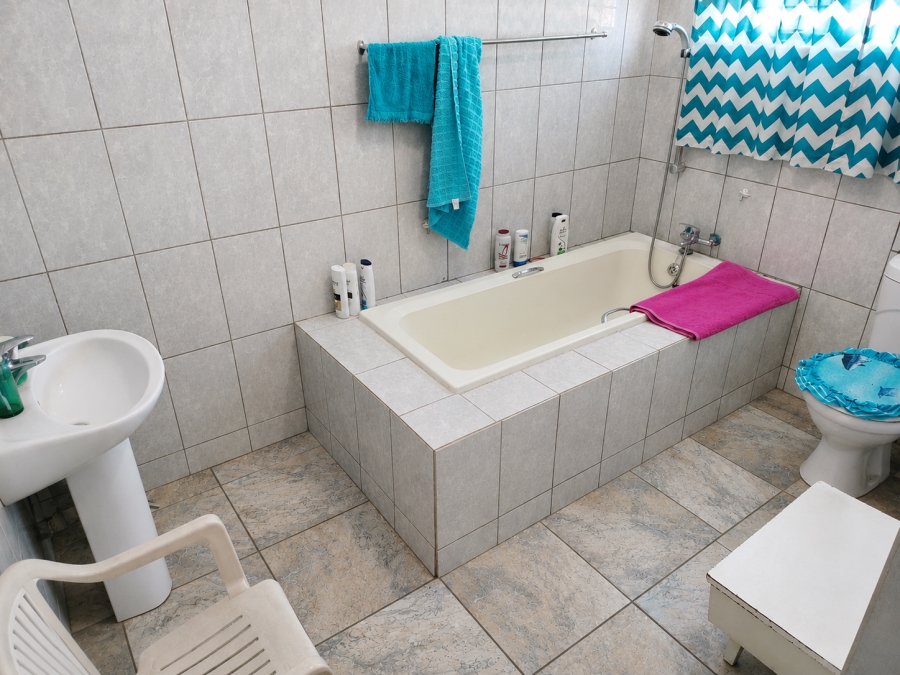 4 Bedroom Property for Sale in Oos Einde North West